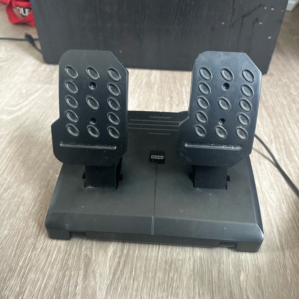 Apex Hori Racing Wheel for PC and Playstation
